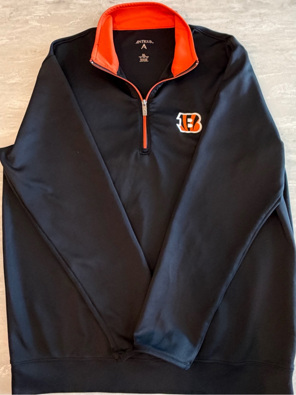 Antigua Black and Orange Cincinnati Bengals Half-Zip Pullover
